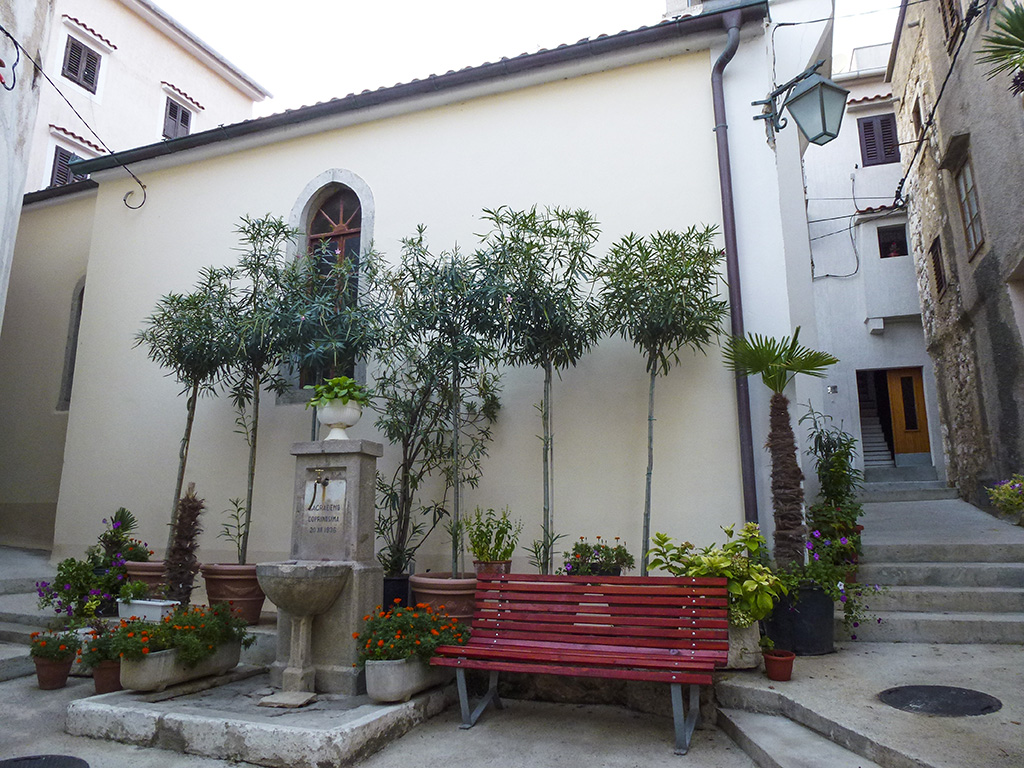 Kostel, Baška